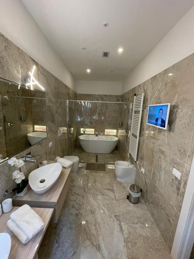 Luxury 3 Al Duomo Di Parma Apartment Exterior photo