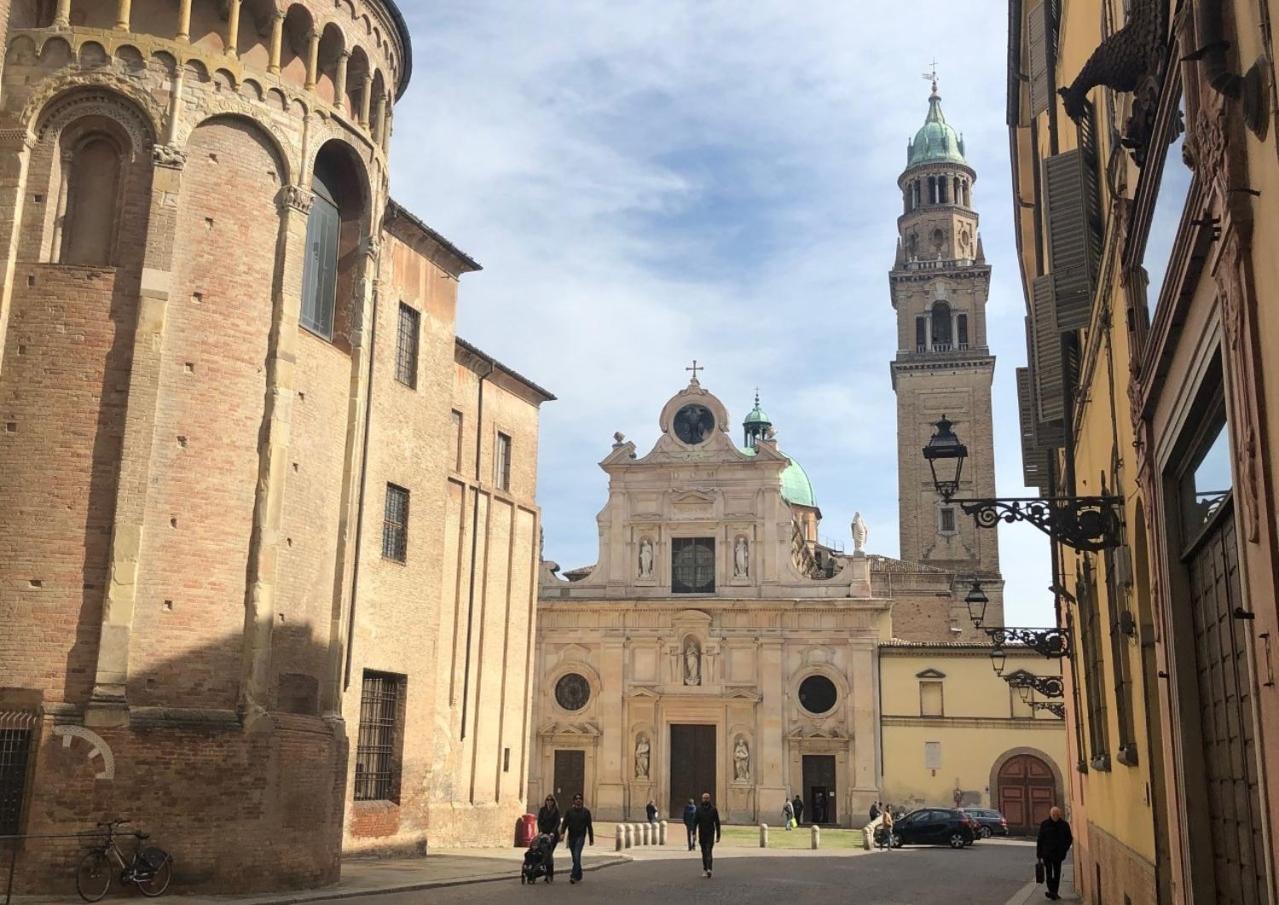 Luxury 3 Al Duomo Di Parma Apartment Exterior photo