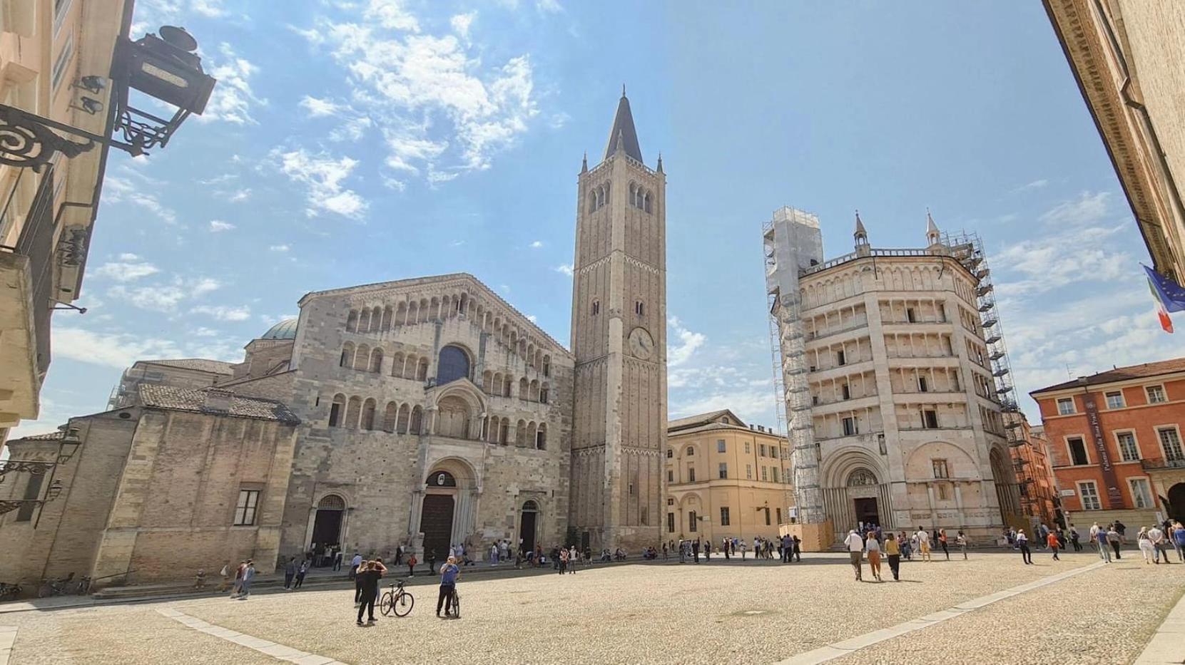 Luxury 3 Al Duomo Di Parma Apartment Exterior photo