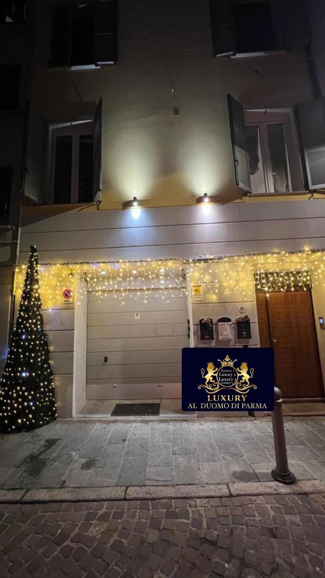 Luxury 3 Al Duomo Di Parma Apartment Exterior photo