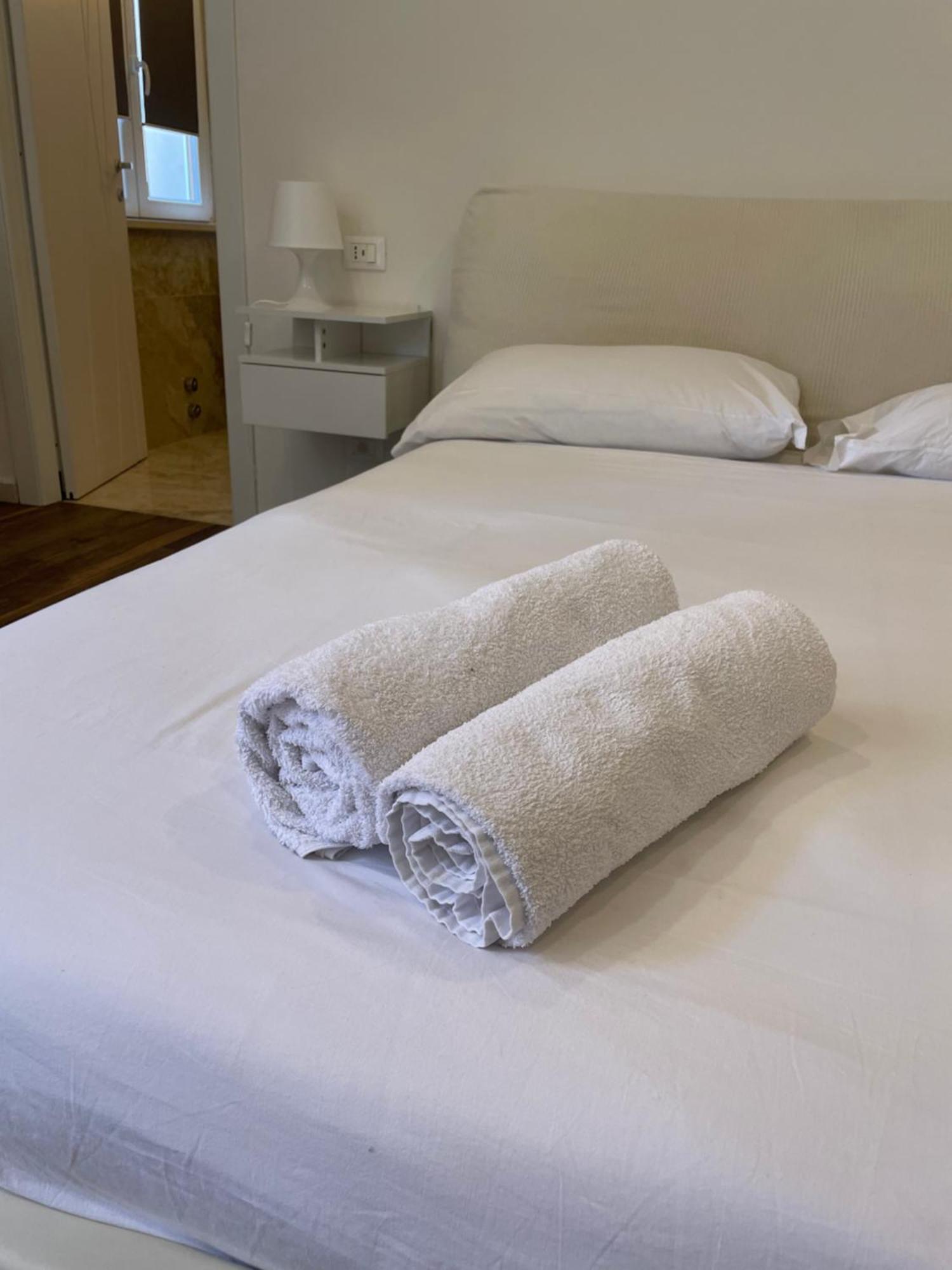 Luxury 3 Al Duomo Di Parma Apartment Exterior photo